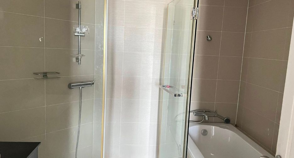 For rent and for sale 6 bedrooms condo in Huai Khwang, Bangkok