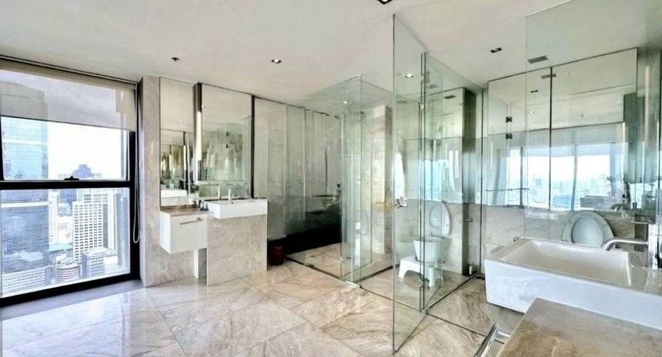 For rent そして for sale 4 ベッドルーム condo in Sathon, Bangkok