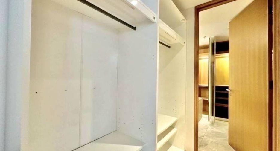 For rent そして for sale 4 ベッドルーム condo in Sathon, Bangkok