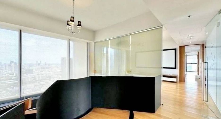 For rent そして for sale 4 ベッドルーム condo in Sathon, Bangkok