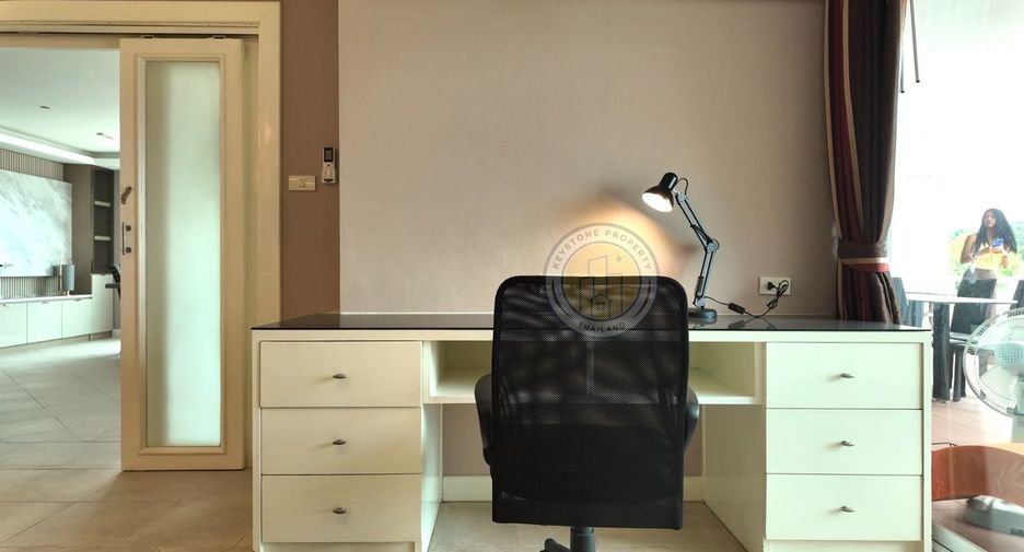 For rent 3 bedrooms condo in Bang Lamung, Chonburi