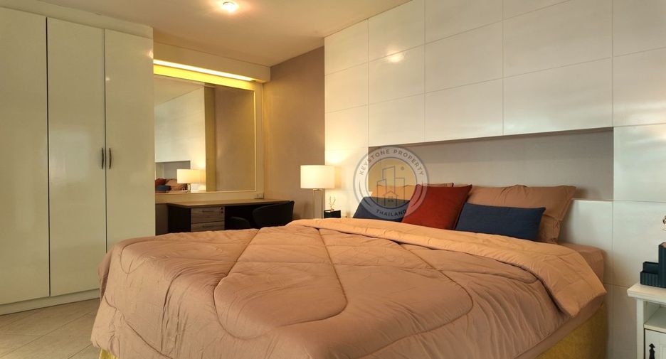 For rent 3 bedrooms condo in Bang Lamung, Chonburi