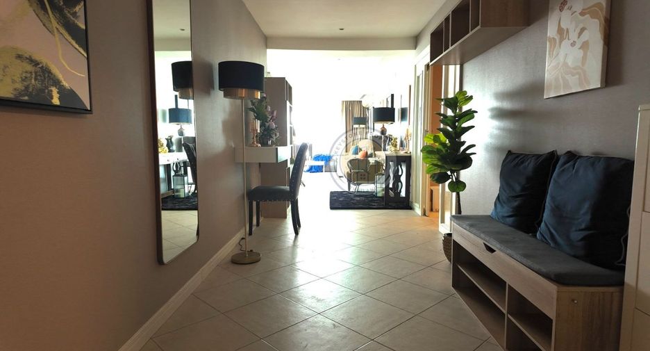 For rent 3 bedrooms condo in Bang Lamung, Chonburi