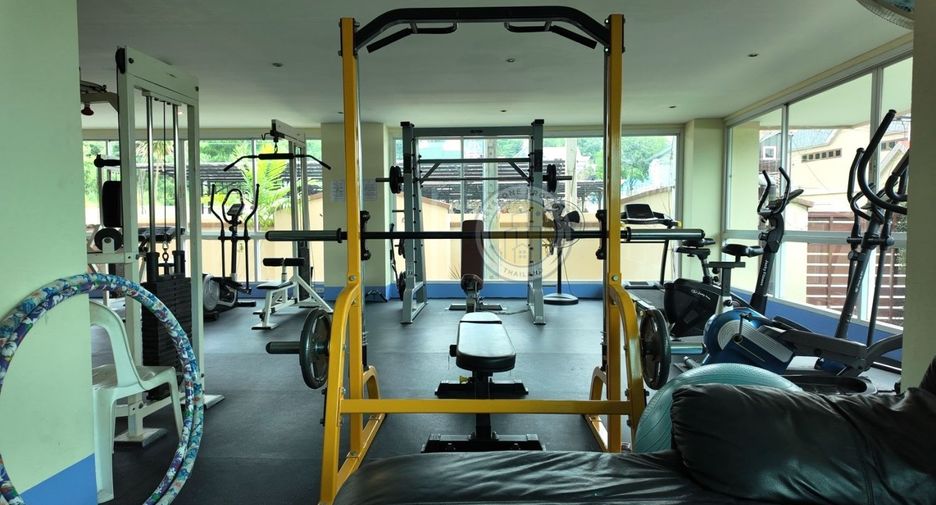 For rent 3 bedrooms condo in Bang Lamung, Chonburi