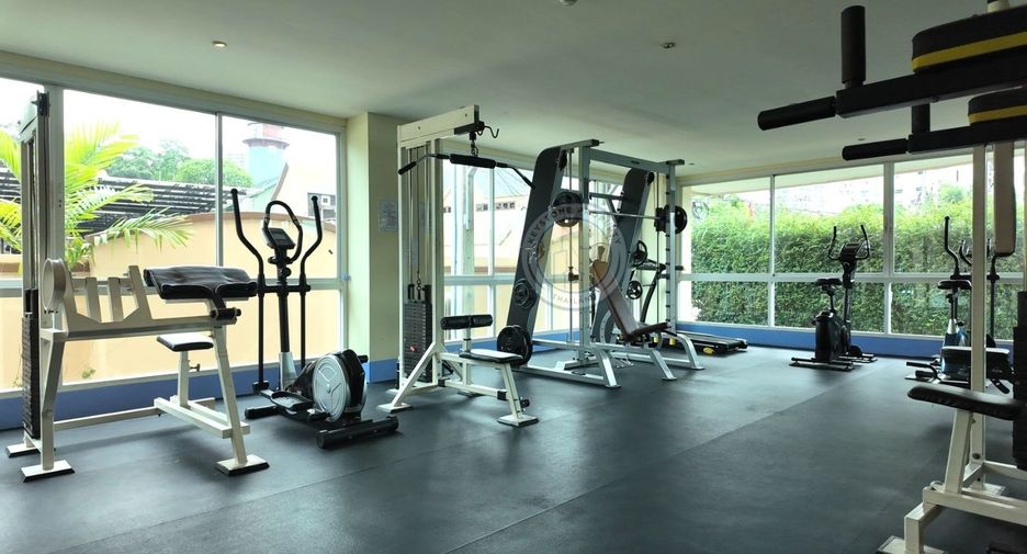 For rent 3 bedrooms condo in Bang Lamung, Chonburi