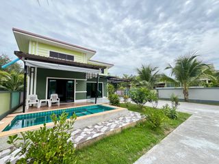 For rent 3 bedrooms villa in Mueang Krabi, Krabi