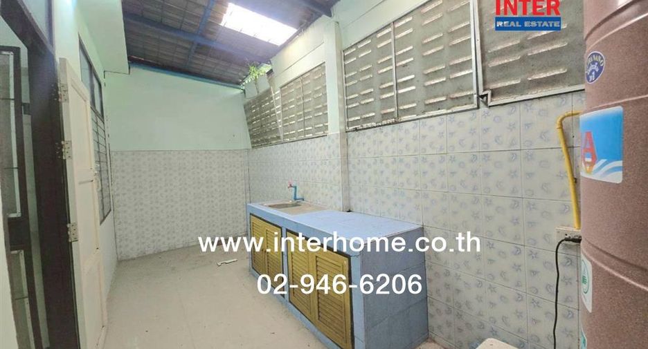 For sale 4 bedrooms townhouse in Thanyaburi, Pathum Thani