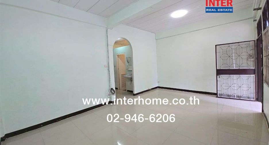 For sale 4 bedrooms townhouse in Thanyaburi, Pathum Thani