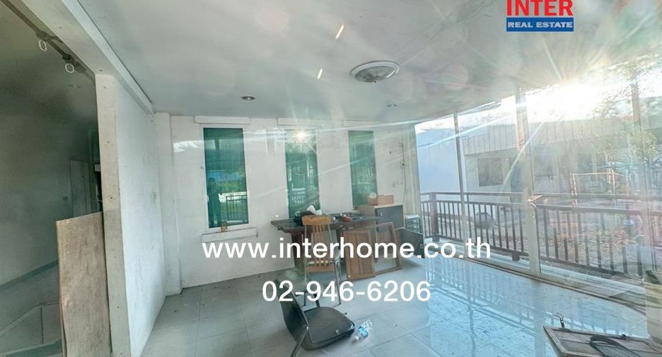 For sale 3 bedrooms house in Mueang Pathum Thani, Pathum Thani