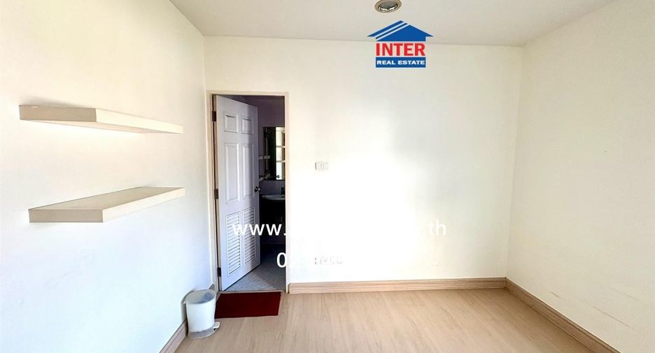For sale 2 bedrooms condo in Lat Phrao, Bangkok