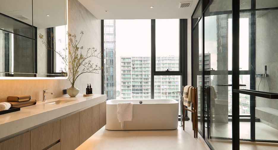 For sale 5 ベッドルーム condo in Khlong Toei, Bangkok
