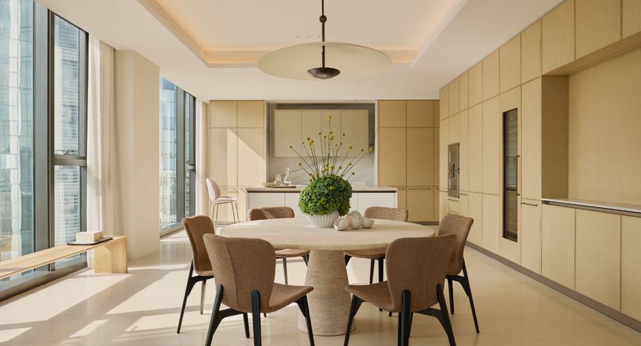 For sale 5 ベッドルーム condo in Khlong Toei, Bangkok