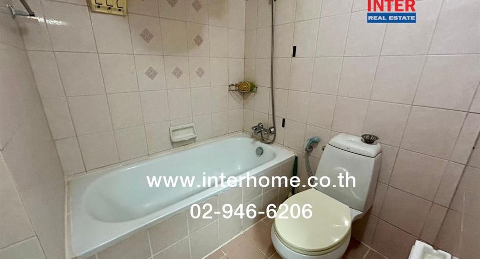 Condo en venta de 3 habitaciones en Yan Nawa, Bangkok