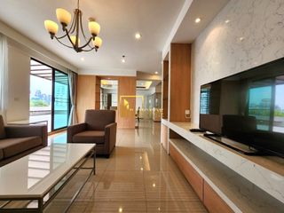 For rent 3 bedrooms apartment in Watthana, Bangkok