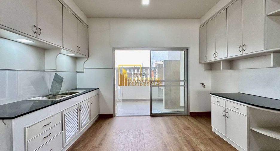 Apartamento en alquiler de 3 habitaciones en Watthana, Bangkok