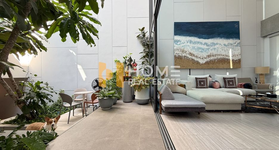 For sale 3 bedrooms townhouse in Suan Luang, Bangkok