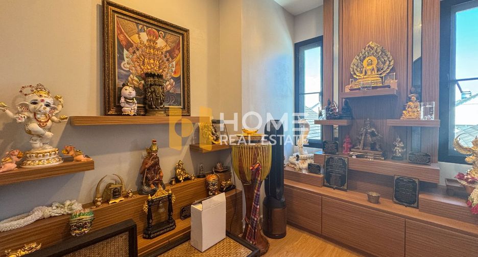 For sale 3 bedrooms townhouse in Suan Luang, Bangkok