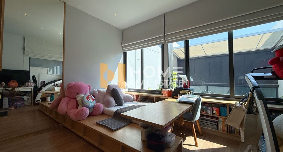 For sale 3 bedrooms townhouse in Suan Luang, Bangkok