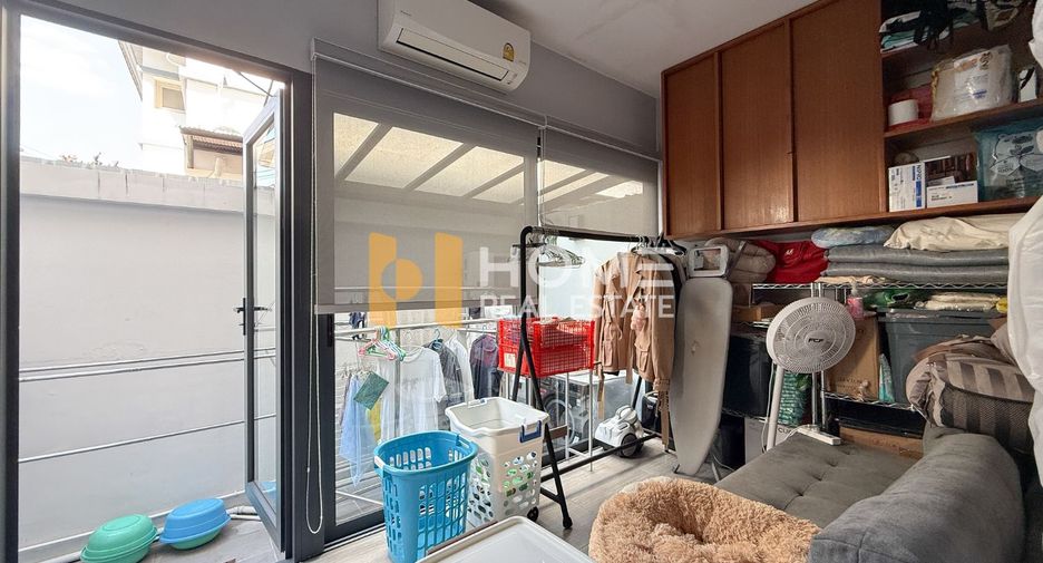 For sale 3 bedrooms townhouse in Suan Luang, Bangkok