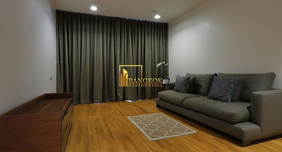 For rent 3 bedrooms apartment in Watthana, Bangkok