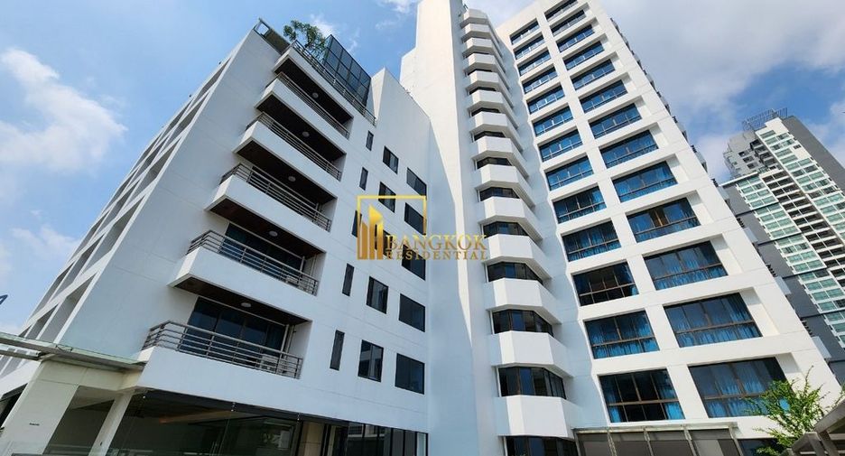 For rent 3 bedrooms apartment in Watthana, Bangkok
