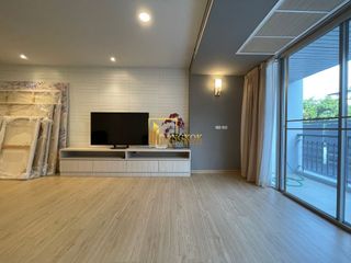 For rent 3 bedrooms apartment in Watthana, Bangkok