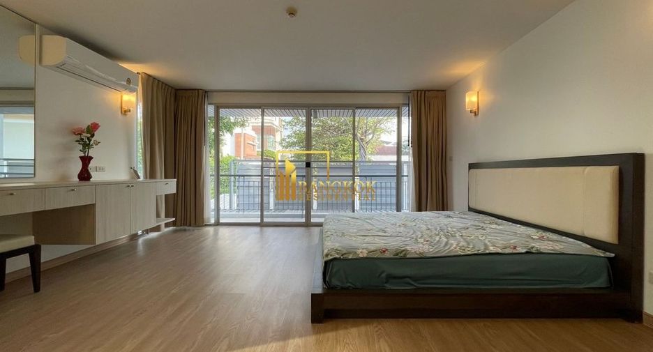 For rent 3 bedrooms apartment in Watthana, Bangkok