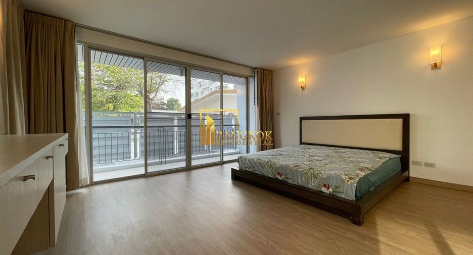 For rent 3 bedrooms apartment in Watthana, Bangkok