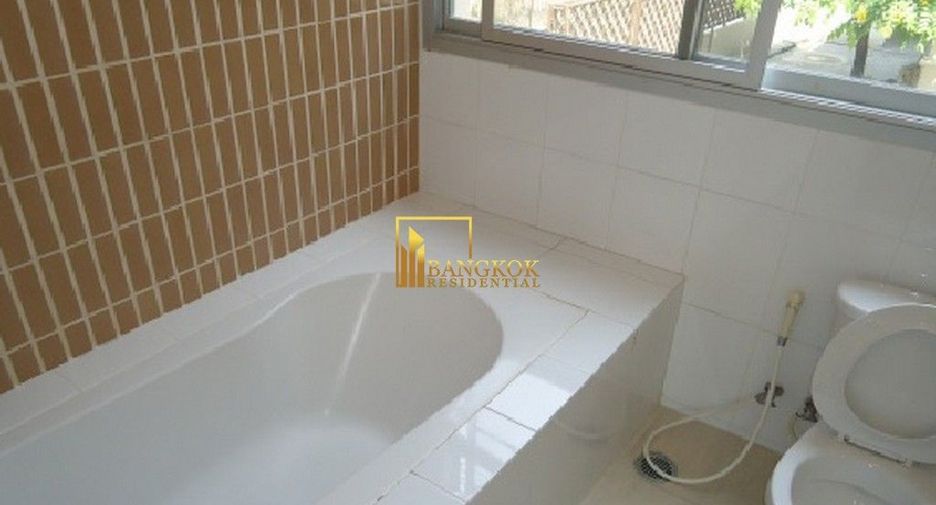 For rent 3 bedrooms apartment in Watthana, Bangkok