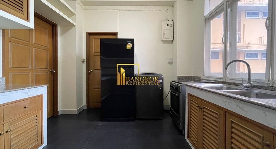 For rent 3 bedrooms apartment in Pathum Wan, Bangkok