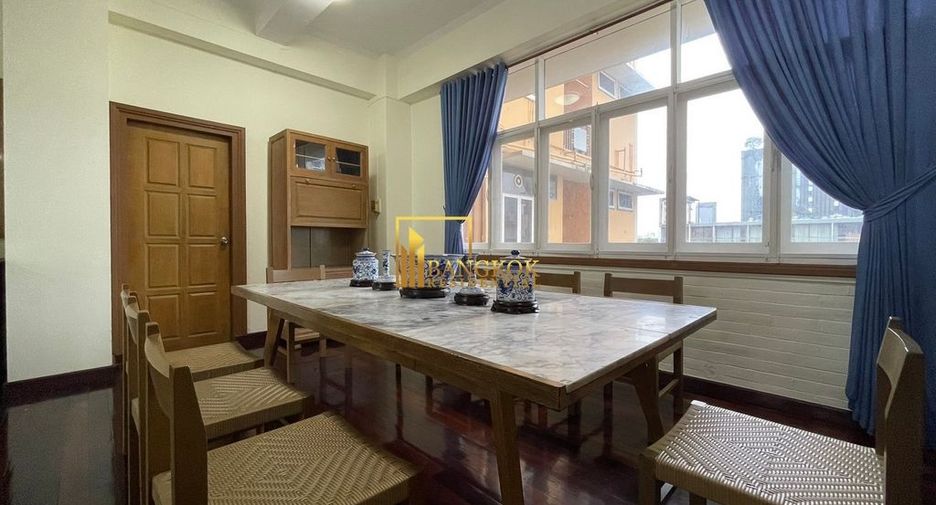 For rent 3 bedrooms apartment in Pathum Wan, Bangkok