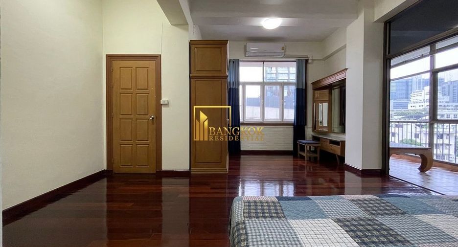 For rent 3 bedrooms apartment in Pathum Wan, Bangkok
