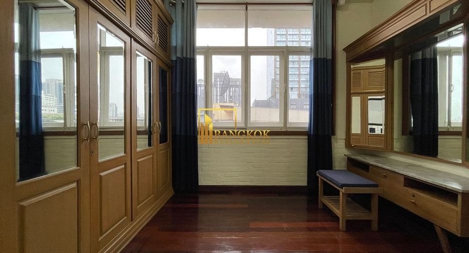 For rent 3 bedrooms apartment in Pathum Wan, Bangkok