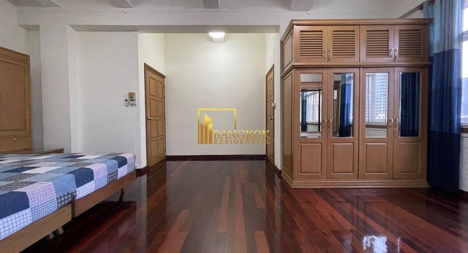 For rent 3 bedrooms apartment in Pathum Wan, Bangkok