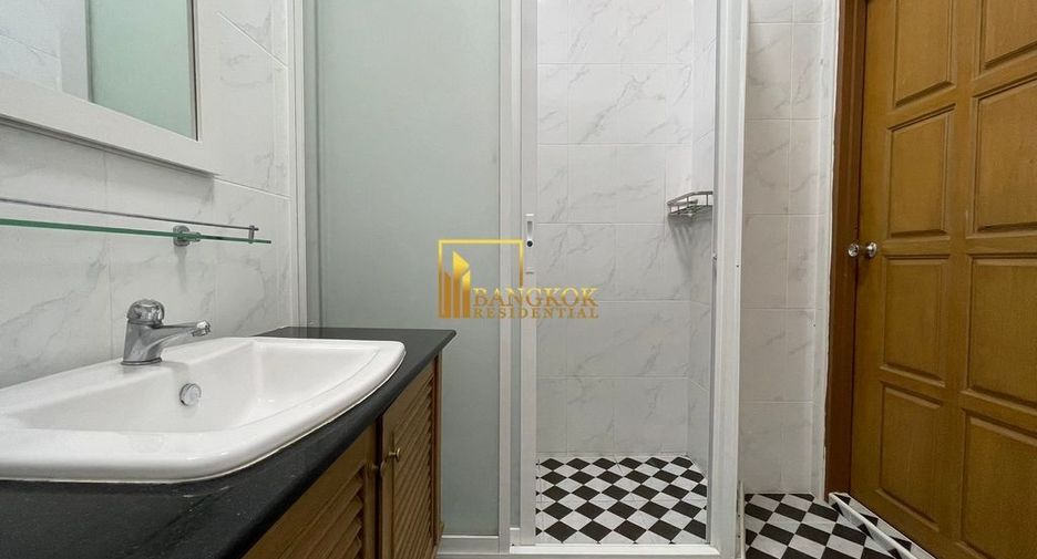 For rent 3 bedrooms apartment in Pathum Wan, Bangkok