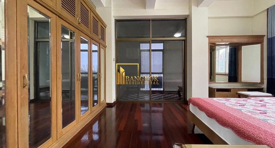 For rent 3 bedrooms apartment in Pathum Wan, Bangkok