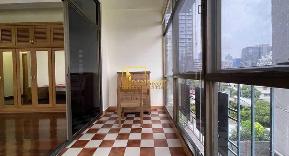For rent 3 bedrooms apartment in Pathum Wan, Bangkok
