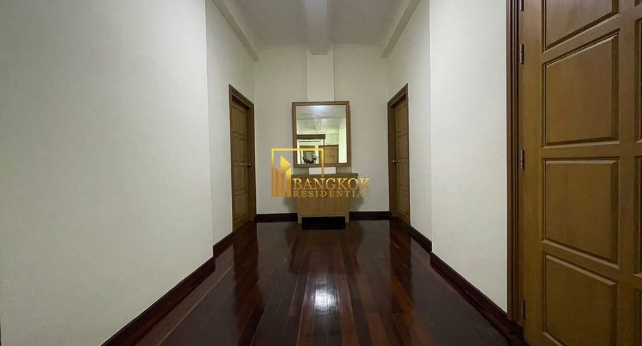 For rent 3 bedrooms apartment in Pathum Wan, Bangkok