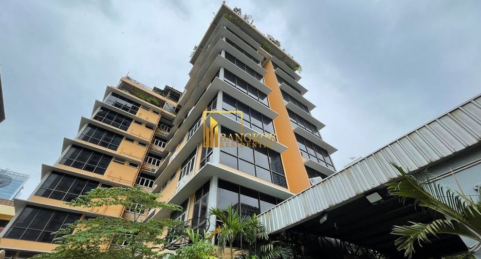 For rent 3 bedrooms apartment in Pathum Wan, Bangkok