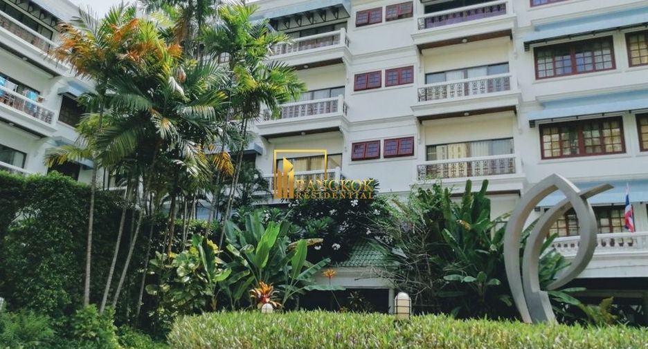 For rent 3 bedrooms apartment in Pathum Wan, Bangkok