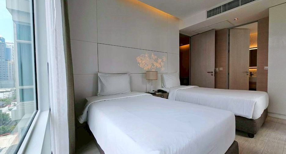À louer 2 chambres appartement avec services à Khlong Toei, Bangkok