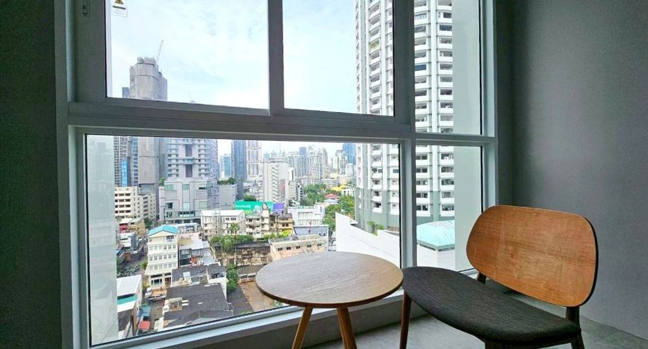 À louer 2 chambres appartement avec services à Khlong Toei, Bangkok
