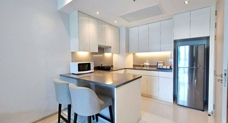 À louer 2 chambres appartement avec services à Khlong Toei, Bangkok