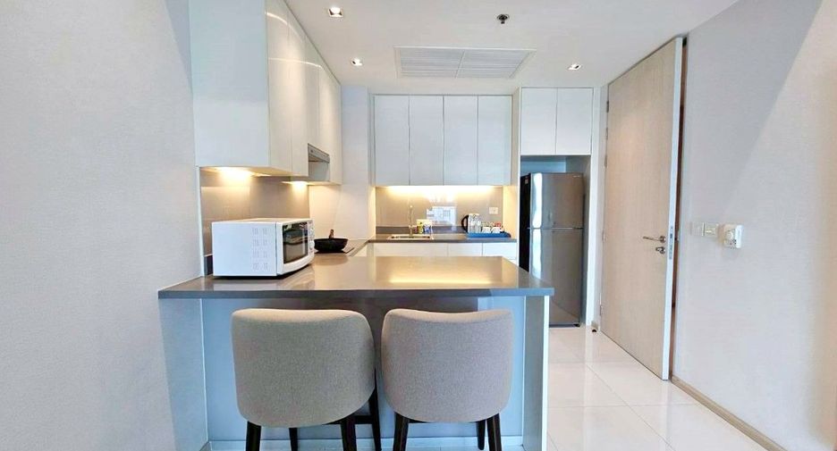 À louer 2 chambres appartement avec services à Khlong Toei, Bangkok