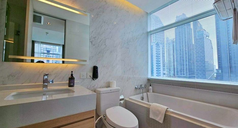À louer 2 chambres appartement avec services à Khlong Toei, Bangkok