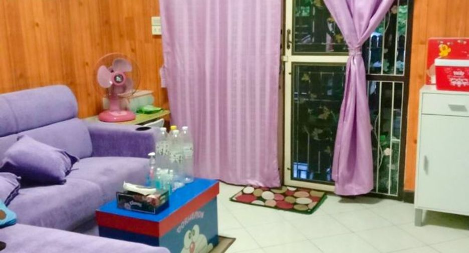 For sale 4 bedrooms townhouse in Sai Mai, Bangkok