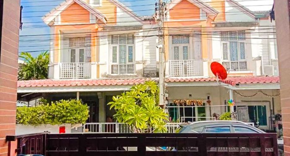 For sale 4 bedrooms townhouse in Sai Mai, Bangkok