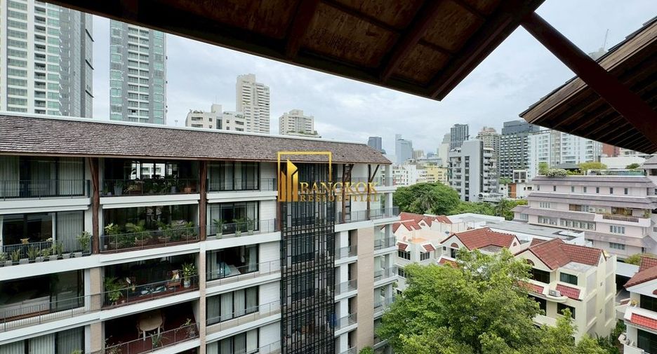 For rent 4 bedrooms apartment in Watthana, Bangkok