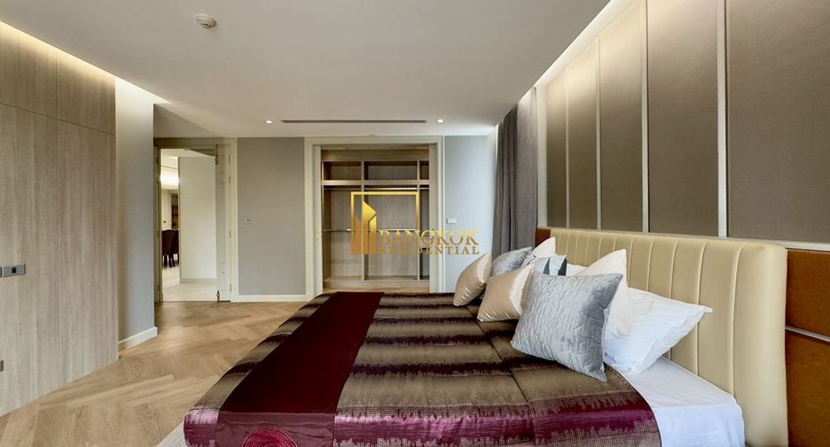 For rent 4 bedrooms apartment in Watthana, Bangkok