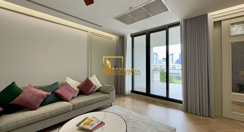 For rent 4 bedrooms apartment in Watthana, Bangkok